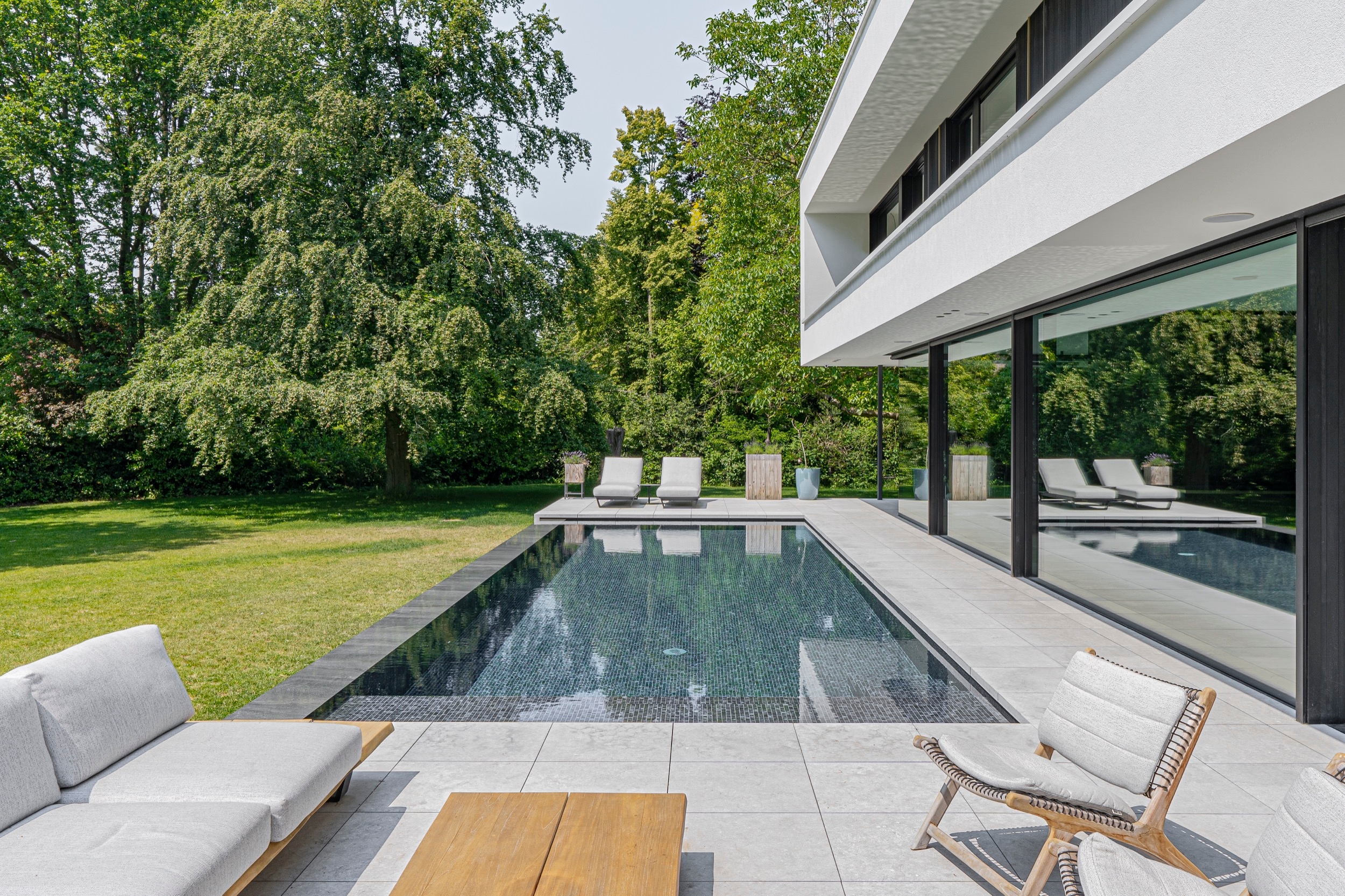 Smart Devices in Zwijaarde Belgian Residence