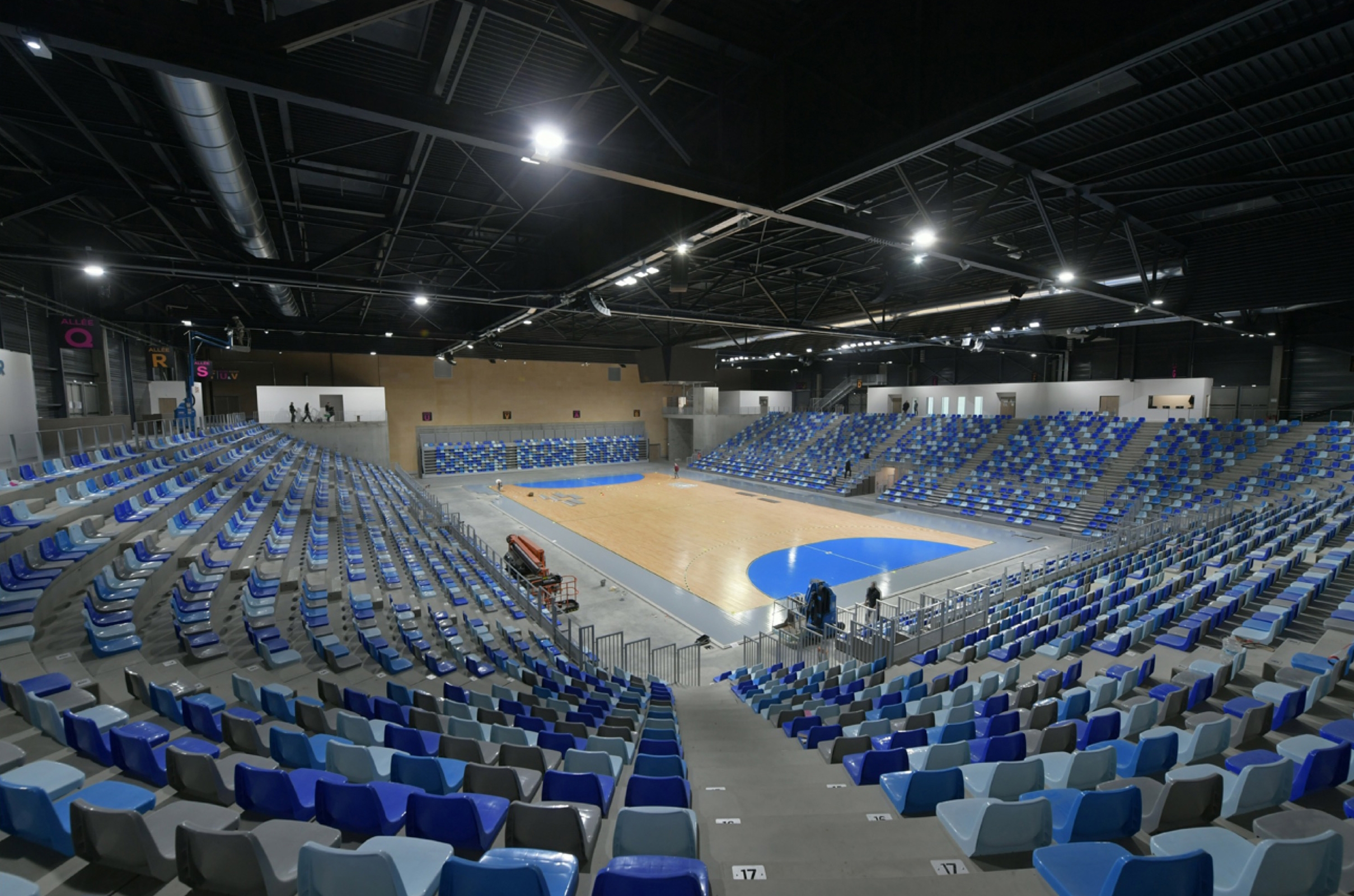 Backrest Shell Stadium Seat in Glaz Arena