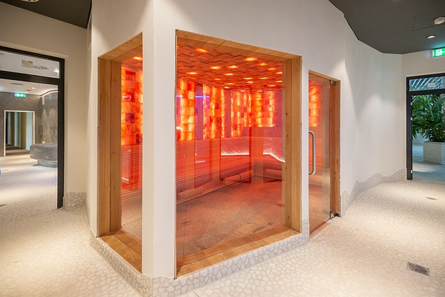 Bio sauna with salt walls