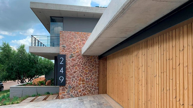 Lunawood | Anthrop Architects - Modern Villa