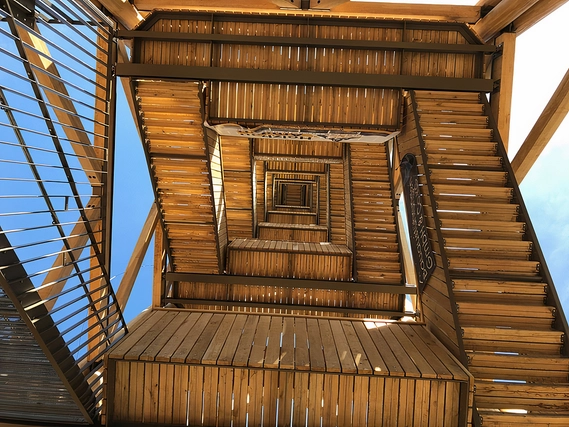 Laminated Beams in Goethe Tower