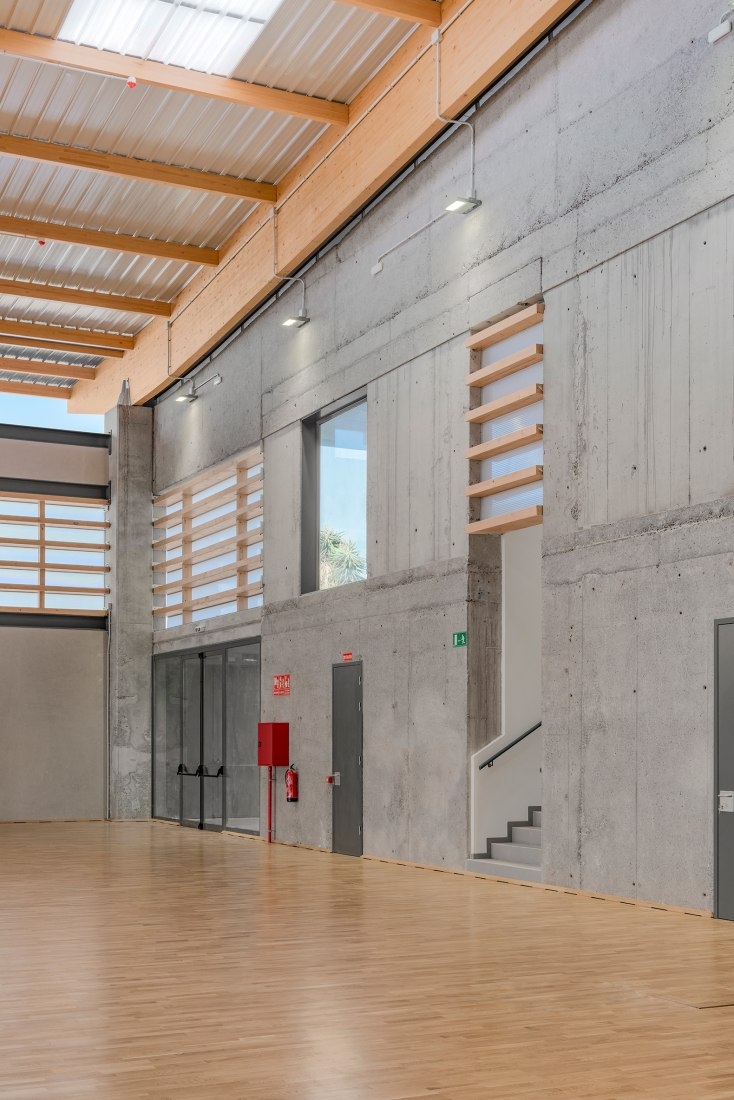 Laminated Timber Beam Structure in Sports Center
