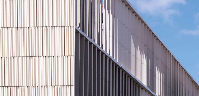 Facade with BAGUETTE tiles