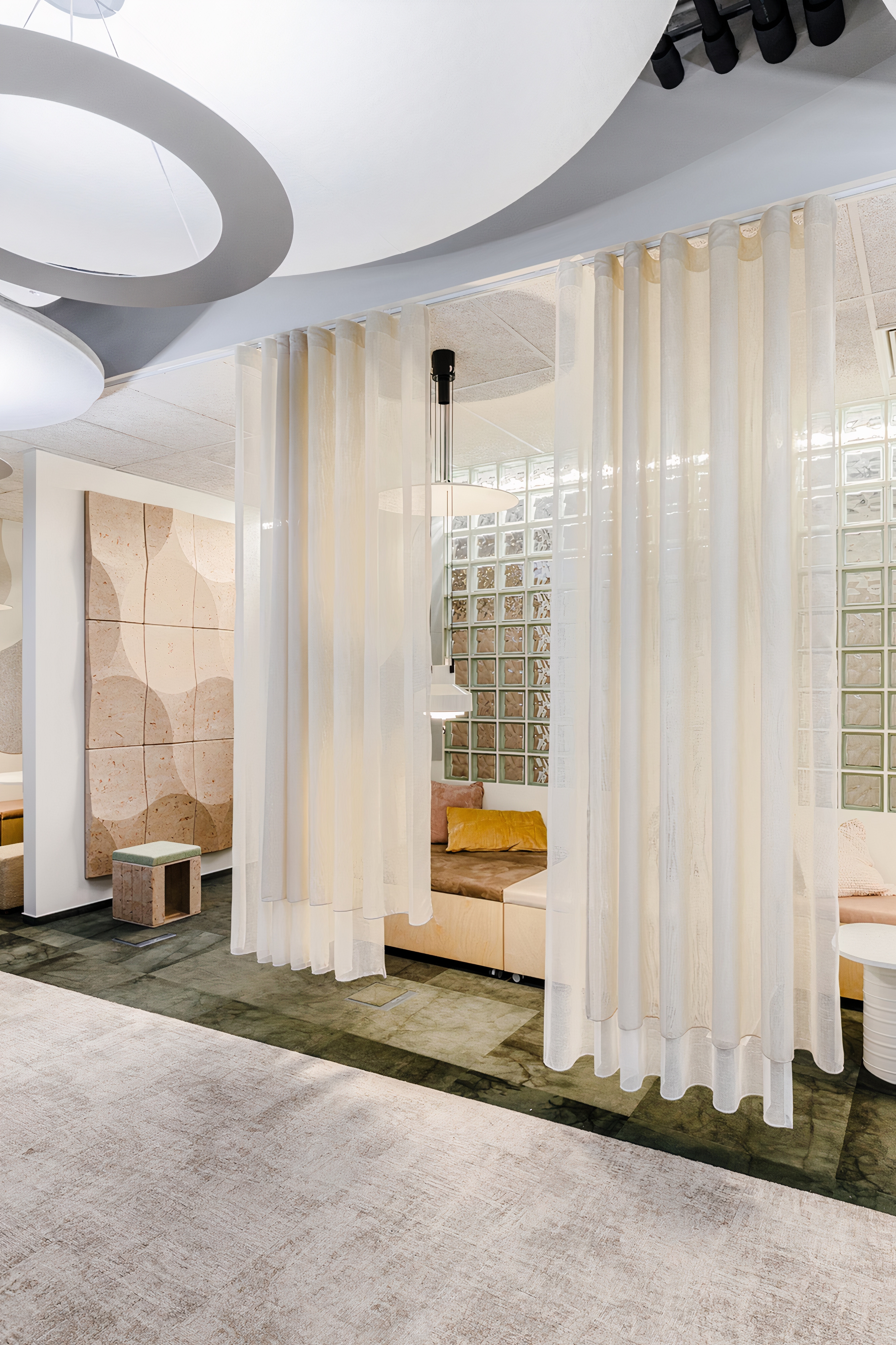 Dynamic Furniture Modules for ARUP Headquarters