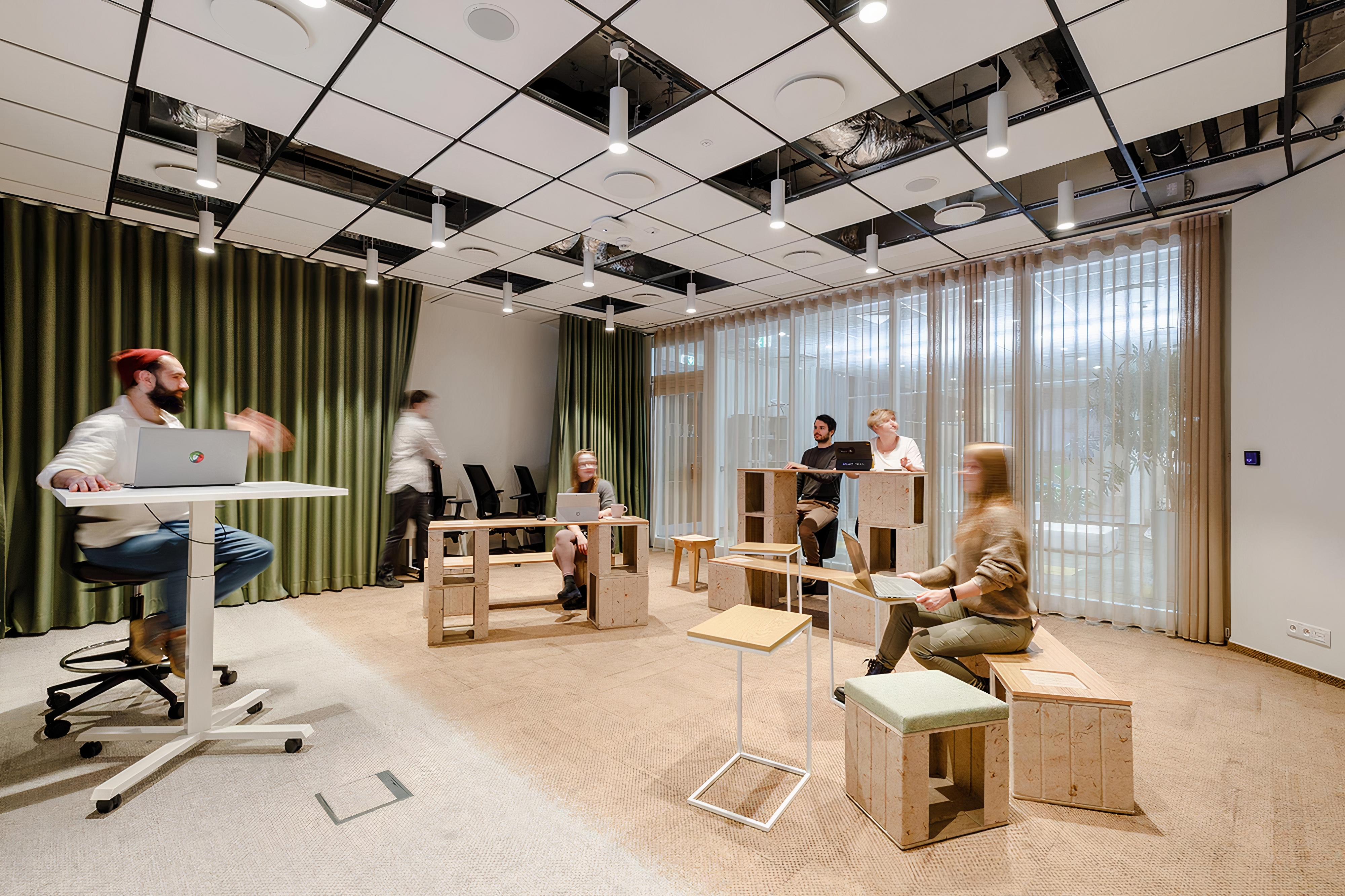 Dynamic Furniture Modules for ARUP Headquarters