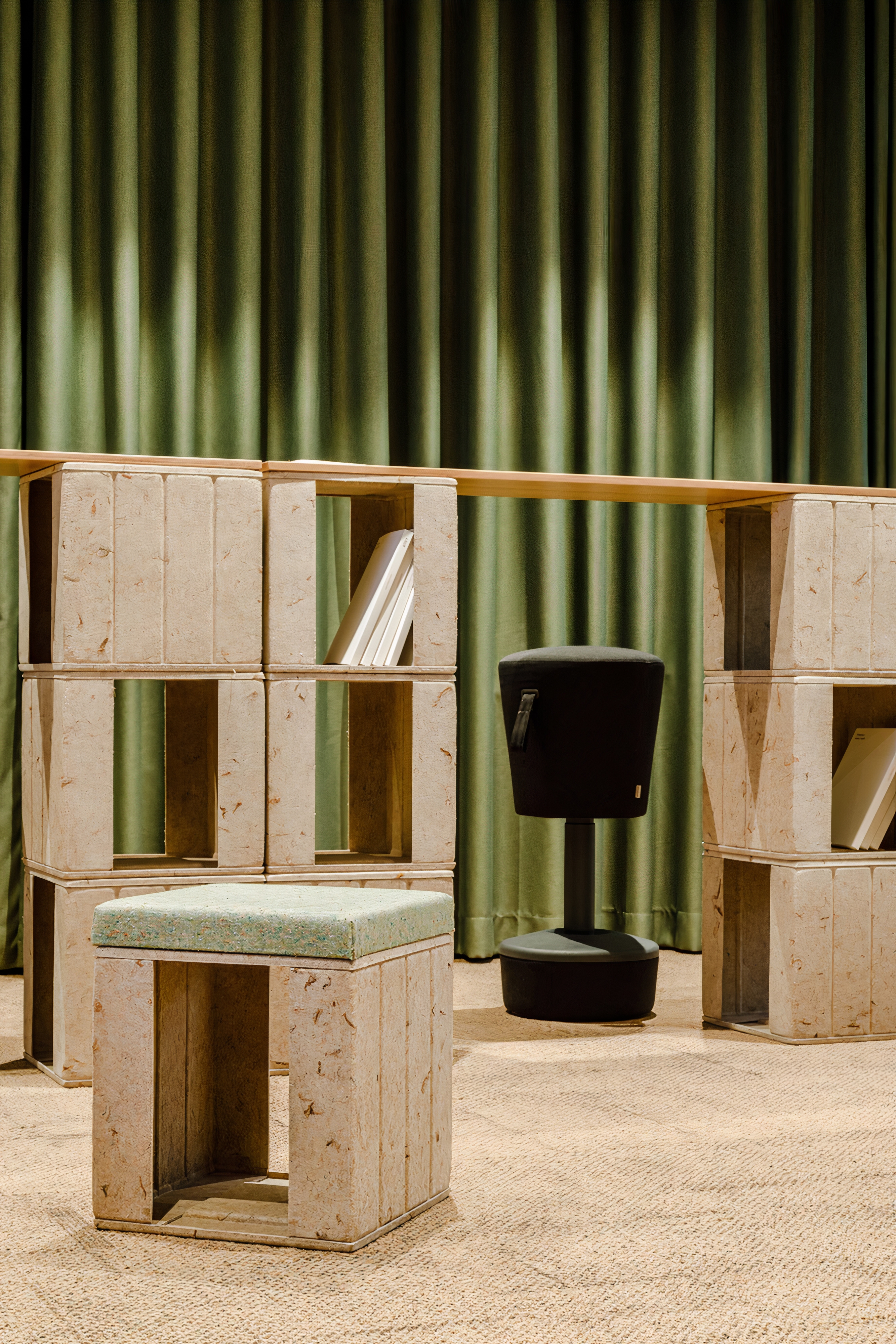 Dynamic Furniture Modules for ARUP Headquarters