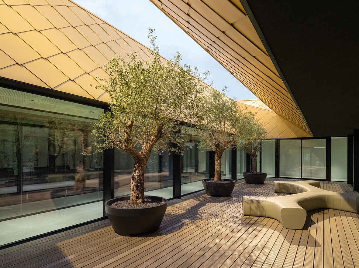 Modular Benches at Arredo3 Headquarters