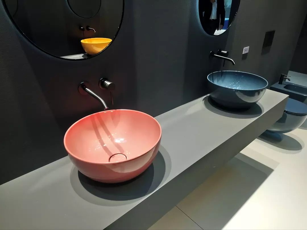 Bathroom Fixtures: Enhancing Spaces