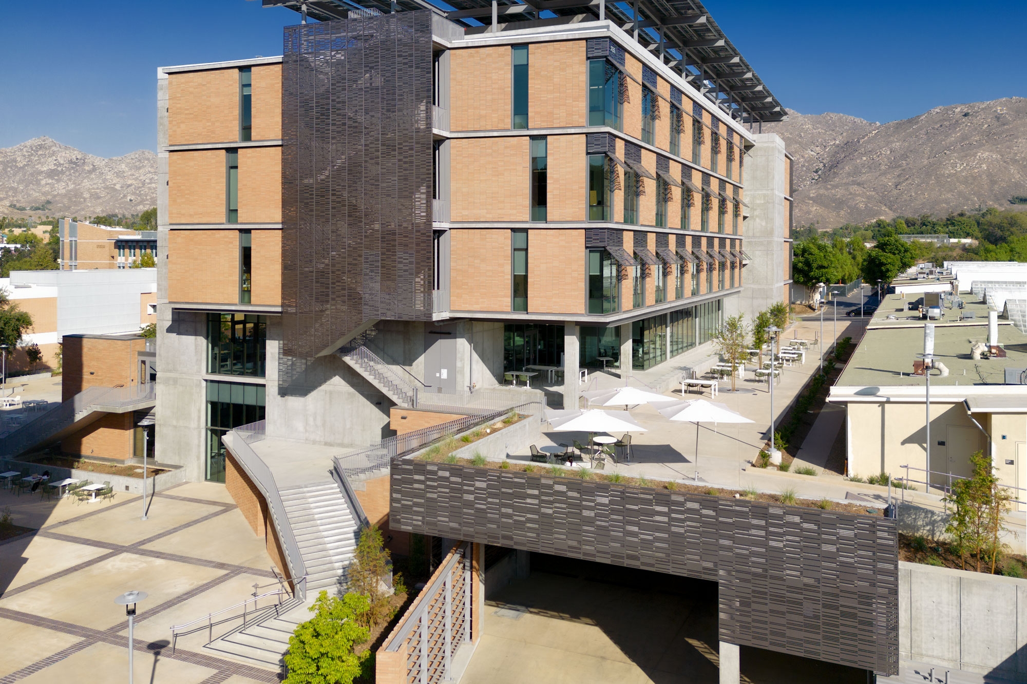 Sunshades in UCR School of Medicine