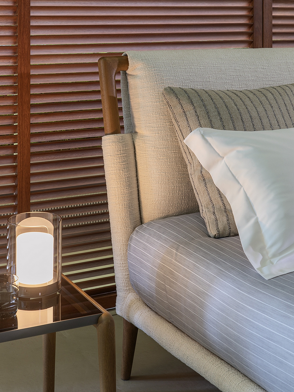 Solid Frame Bed | Gaudí