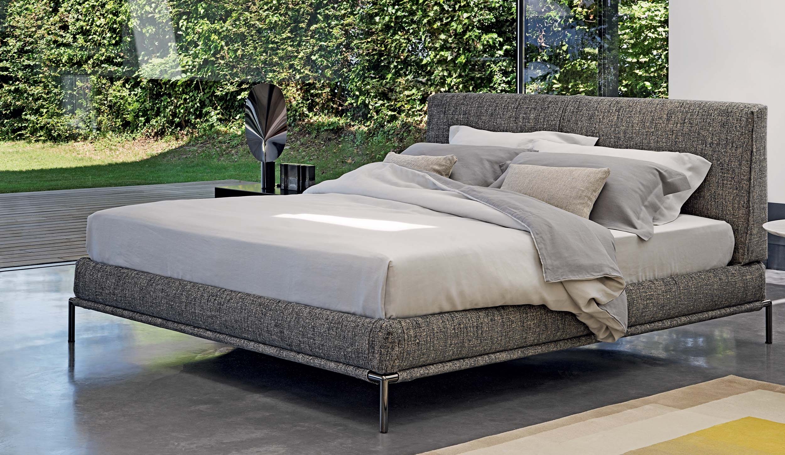 Bed With Upholstered Metal Frame | Icon
