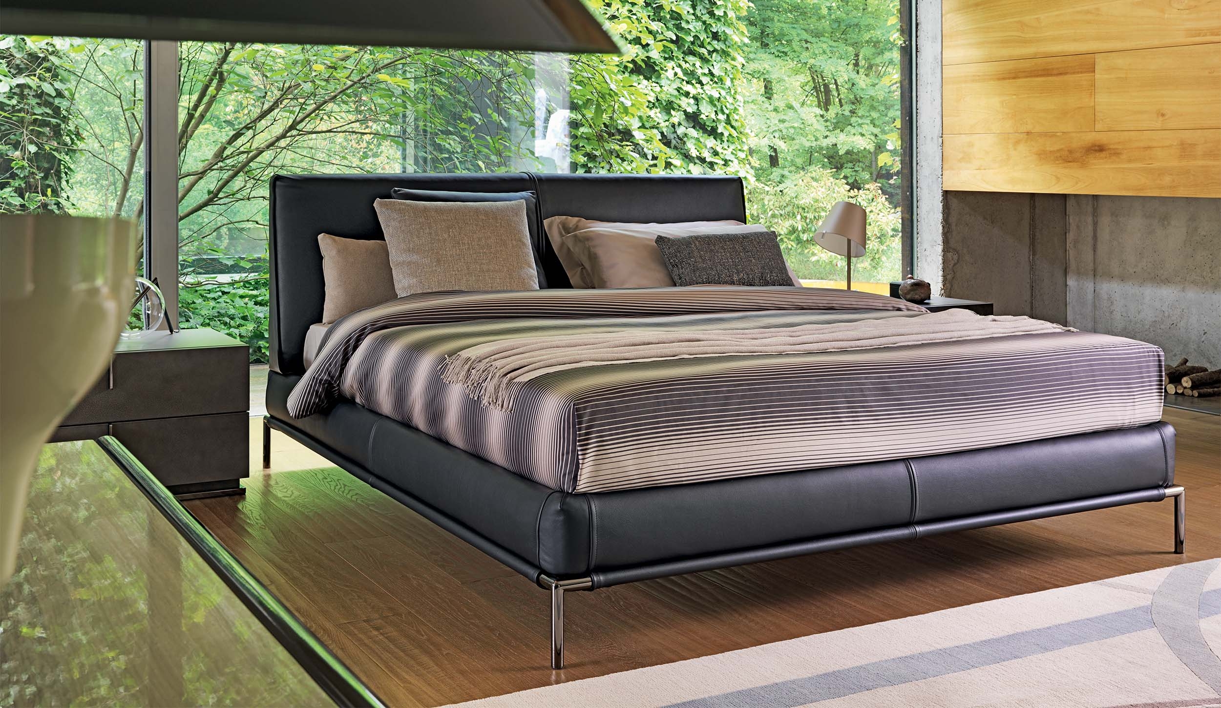 Bed With Upholstered Metal Frame | Icon