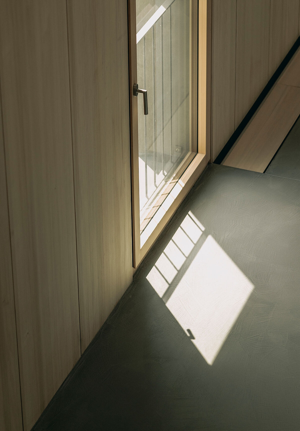 Plaster for Seamless Decorative Surfaces | STUDIO