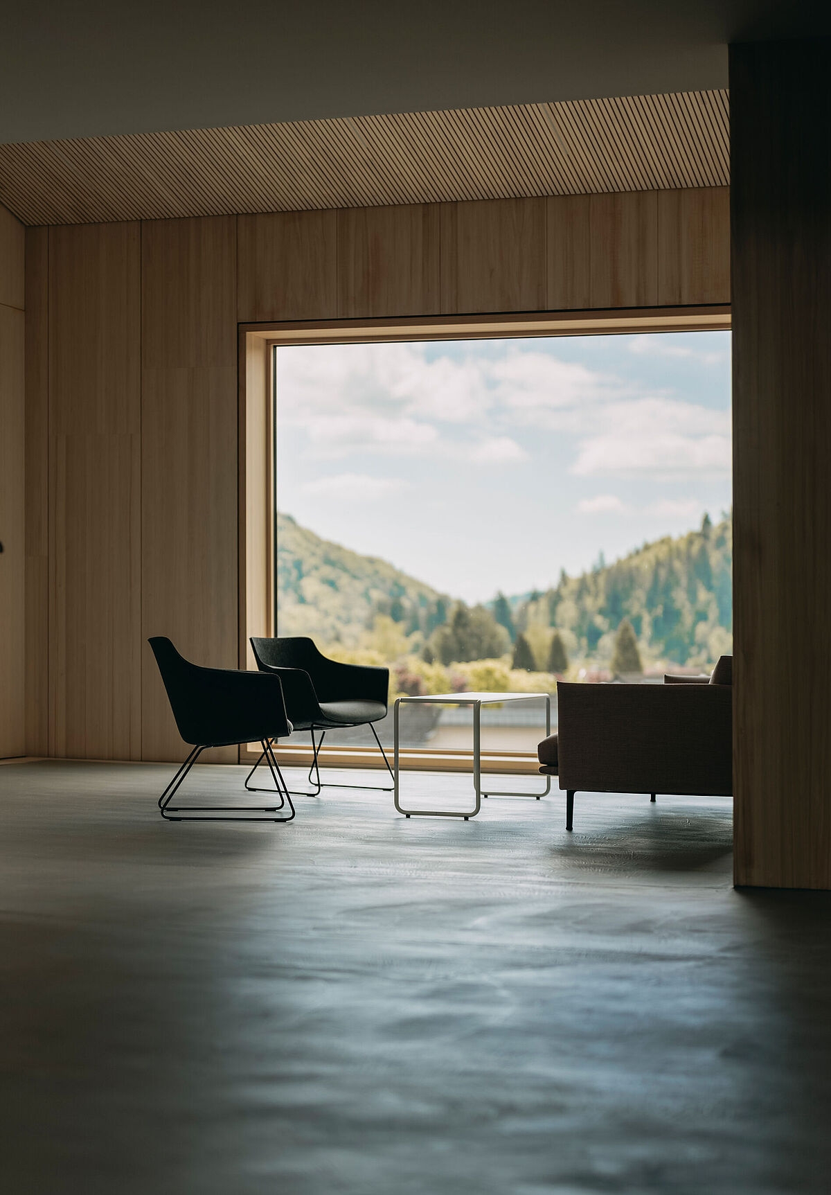 Plaster for Seamless Decorative Surfaces | STUDIO
