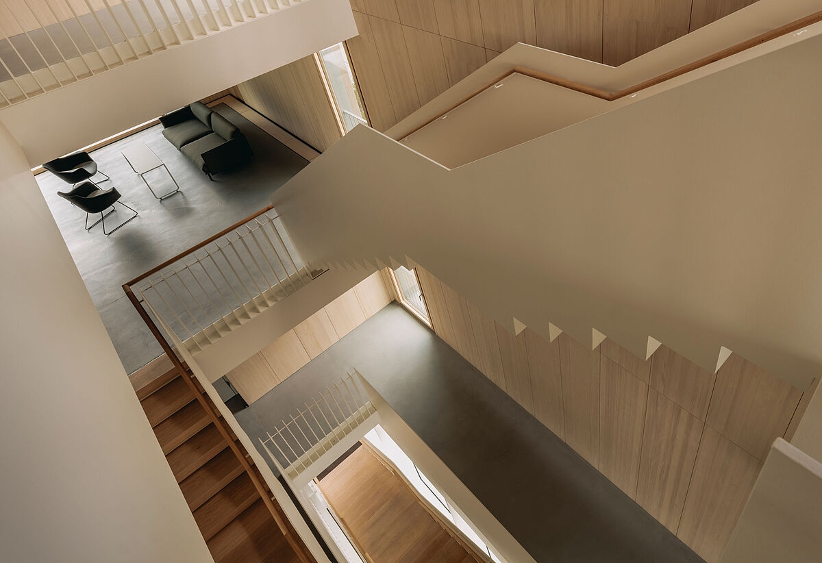 Plaster for Seamless Decorative Surfaces | STUDIO