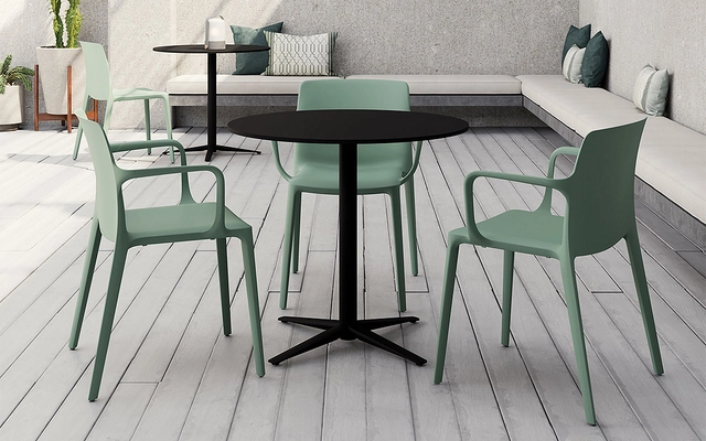 Fluit Chair: 100% Recycled