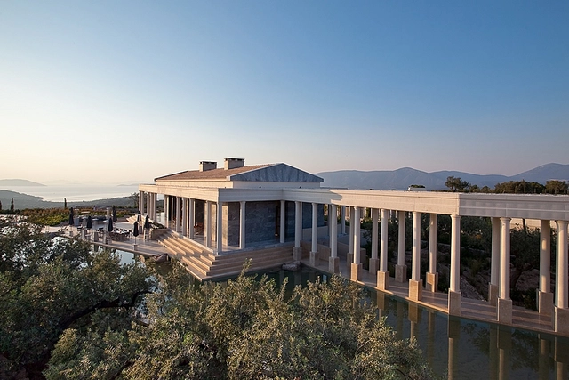 Exterior cladding with Aliveri Grigio and Sinai Pearl floors for Amanzoe