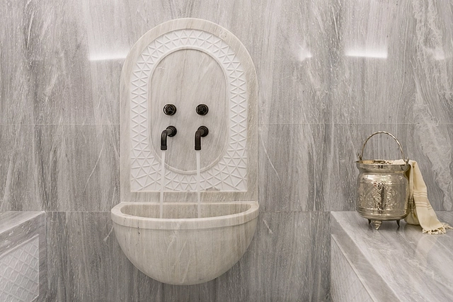 Silver Cloud and Skyline marble for hammam in Euphoria Retreat