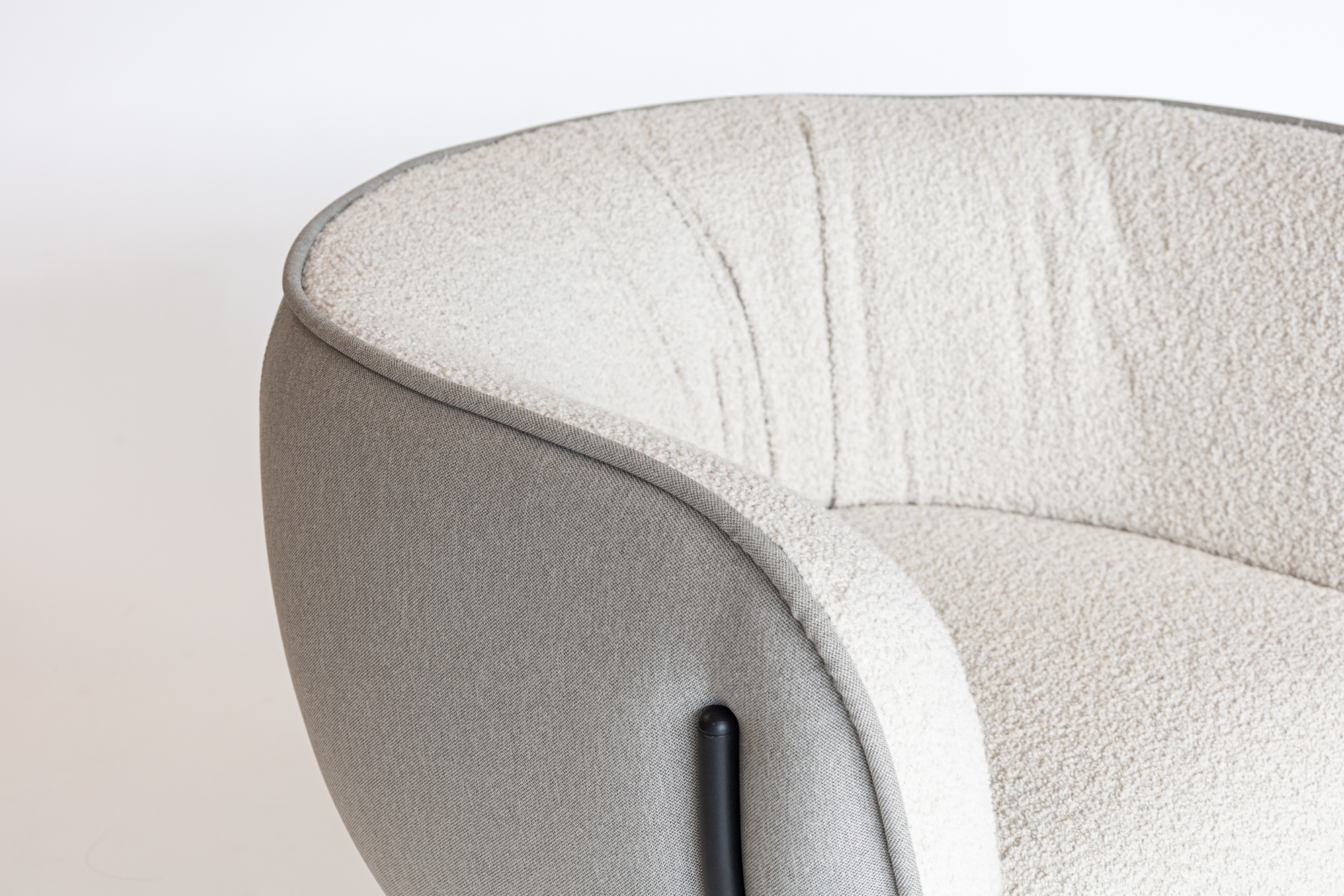 Sofas & Armchairs - Owwi