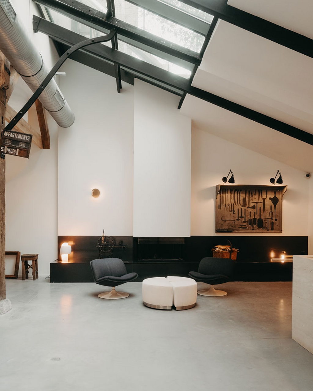 Light Fixtures in Paris Showroom