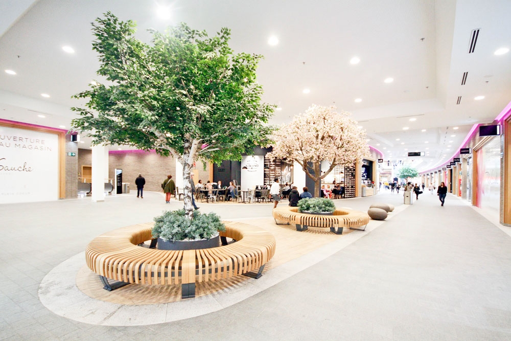 Modular Seating in Belgian Shopping Center