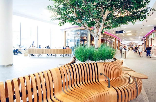 Modular Seating in Belgian Shopping Center