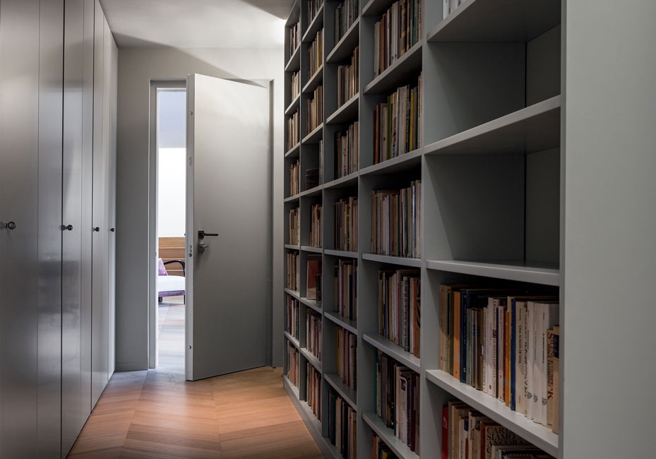 Door with Concealed Hinges - Project