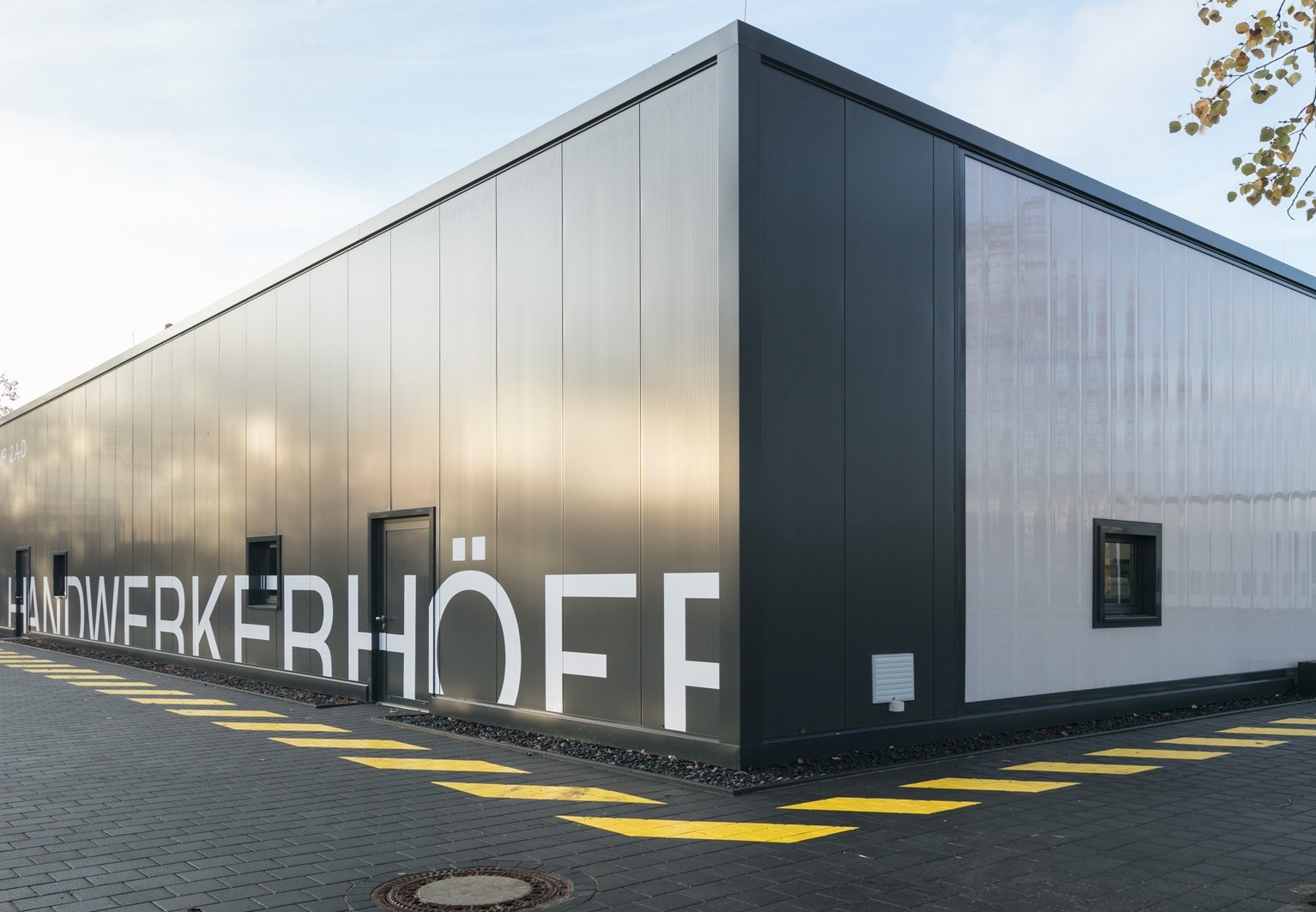 Translucent  Building Elements in Workshop Center