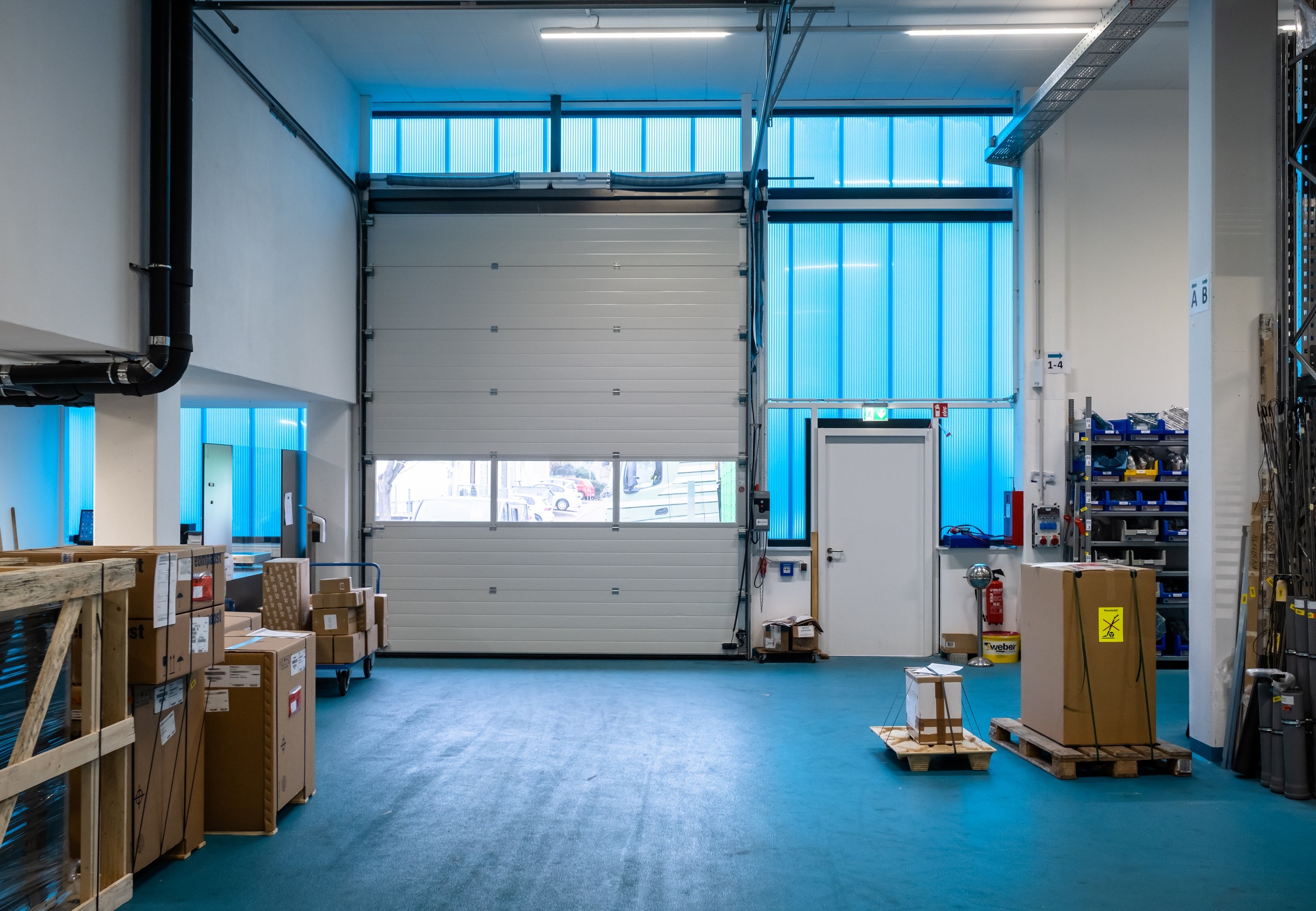 Translucent Building Elements in Rivacold's Headquarters