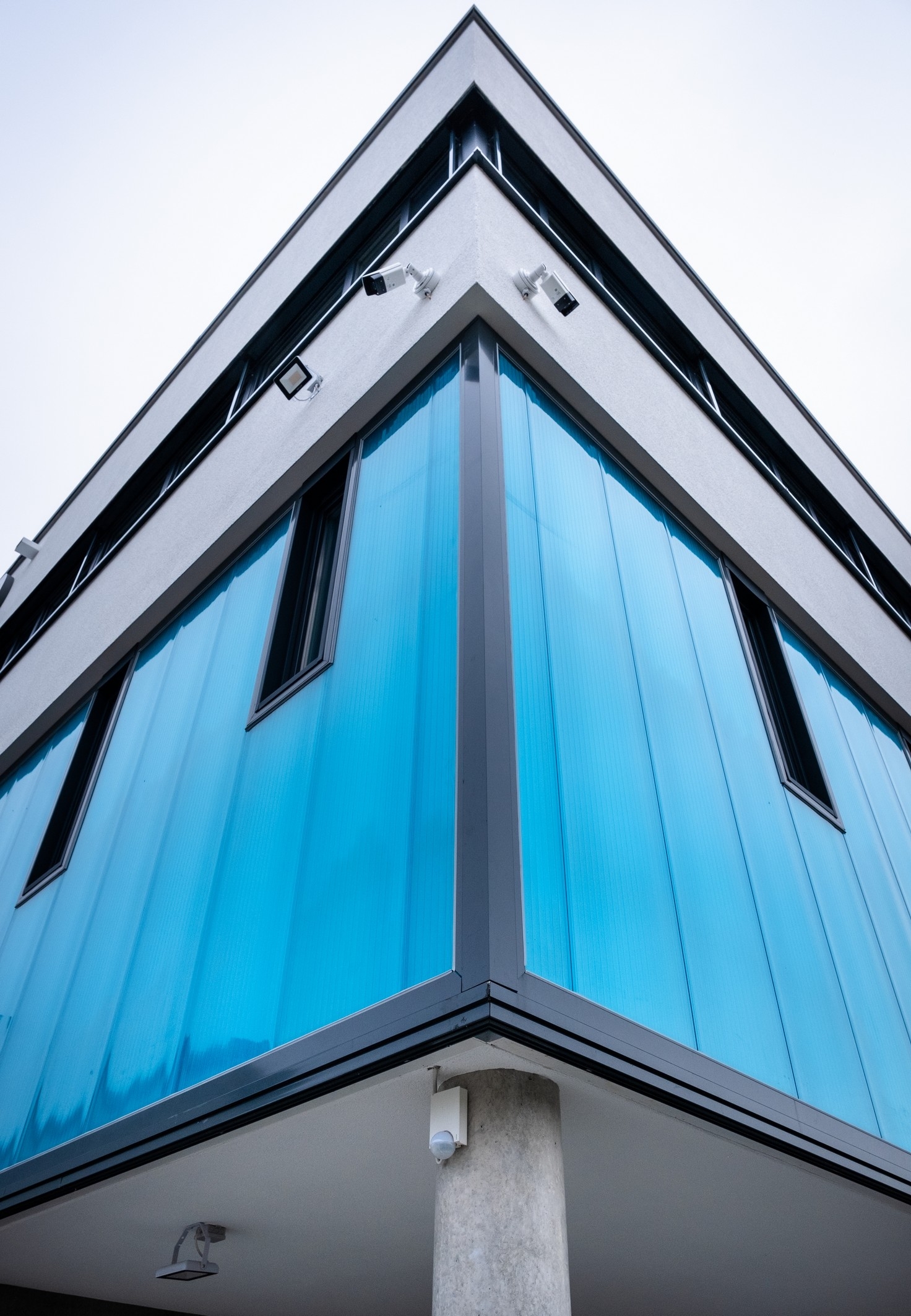 Translucent Building Elements in Rivacold's Headquarters