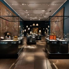 Display Cases in The Metropolitan Museum of Art