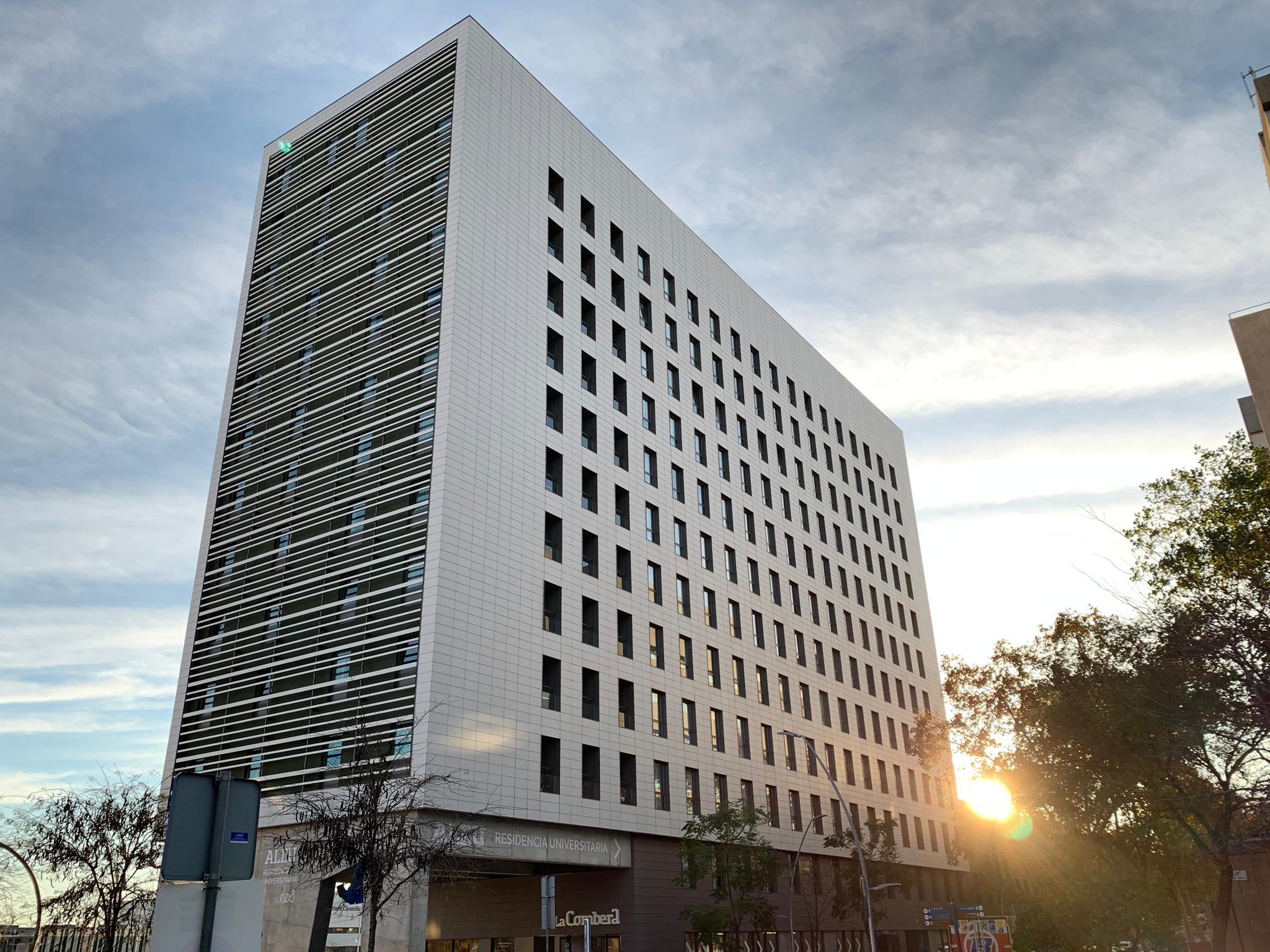 Ventilated Facade Ceramic Tiles - Faveker