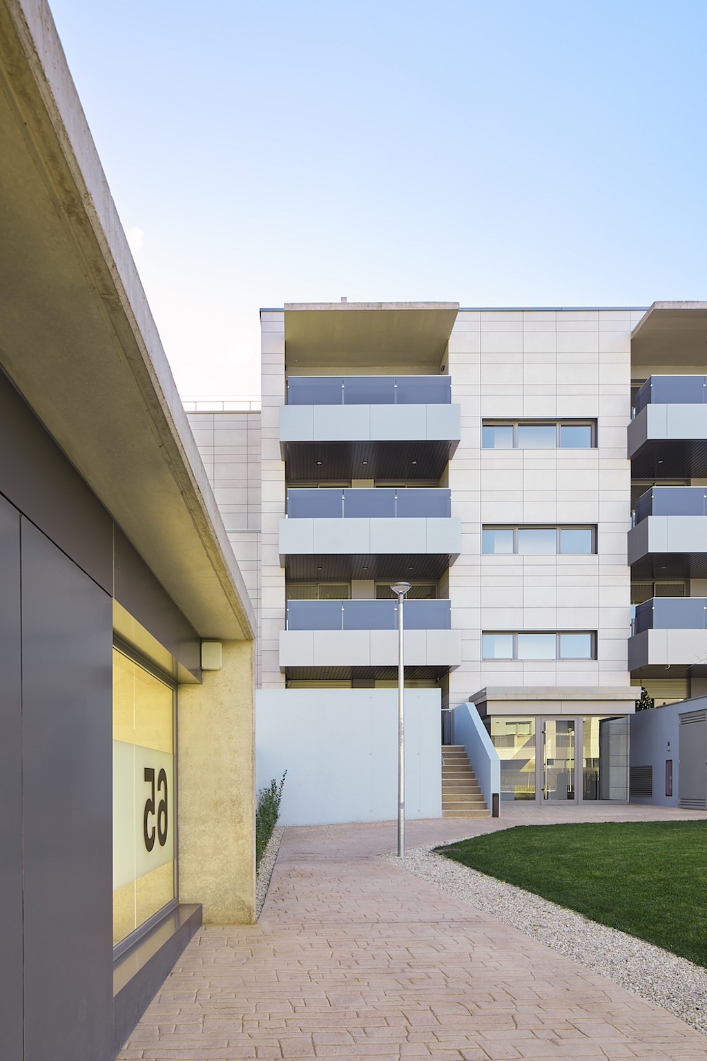 Ventilated Façade in Velaire Residential, Zaragoza