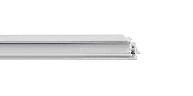Low voltage recessed track