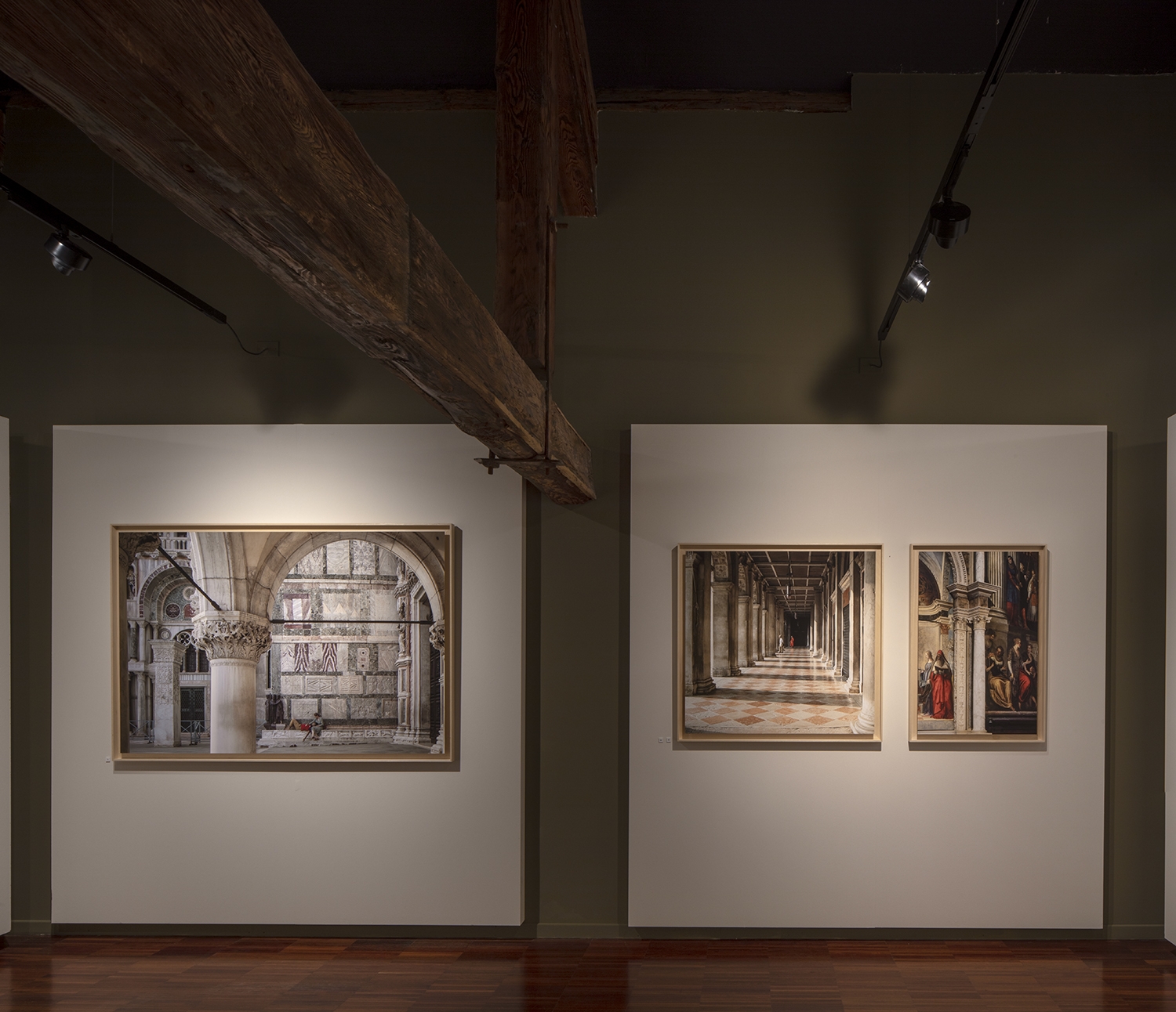 Lighting Tracks and Rails