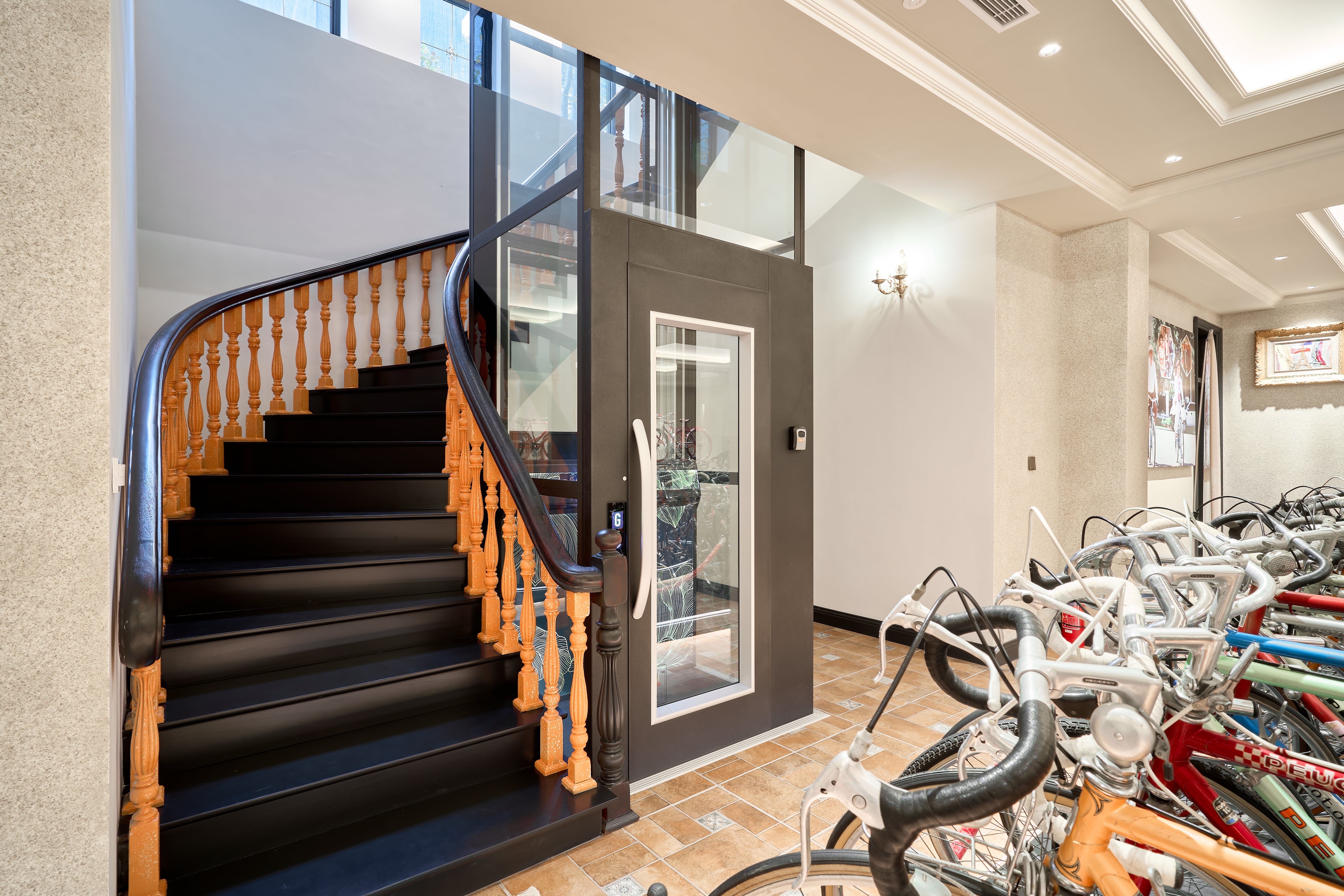 Platform Home Lift in an Indochine-Style Villa