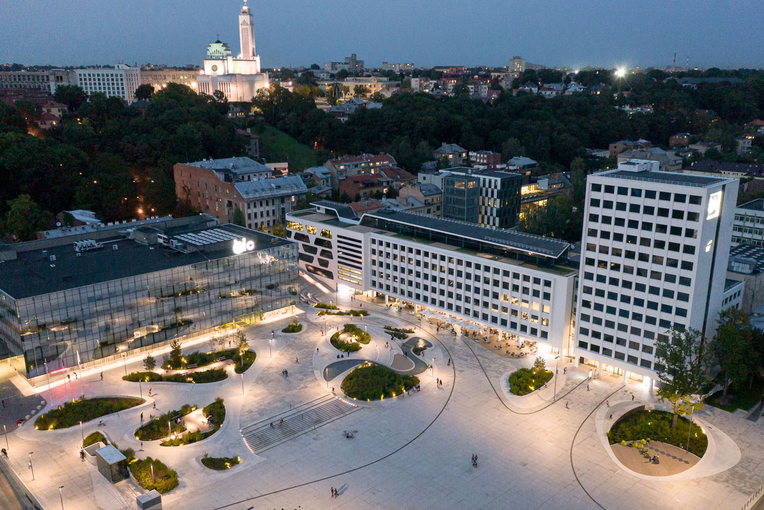 Accent Outdoor Lighting for Vienybes Plaza