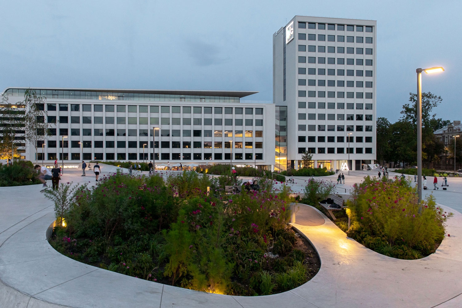 Accent Outdoor Lighting for Vienybes Plaza
