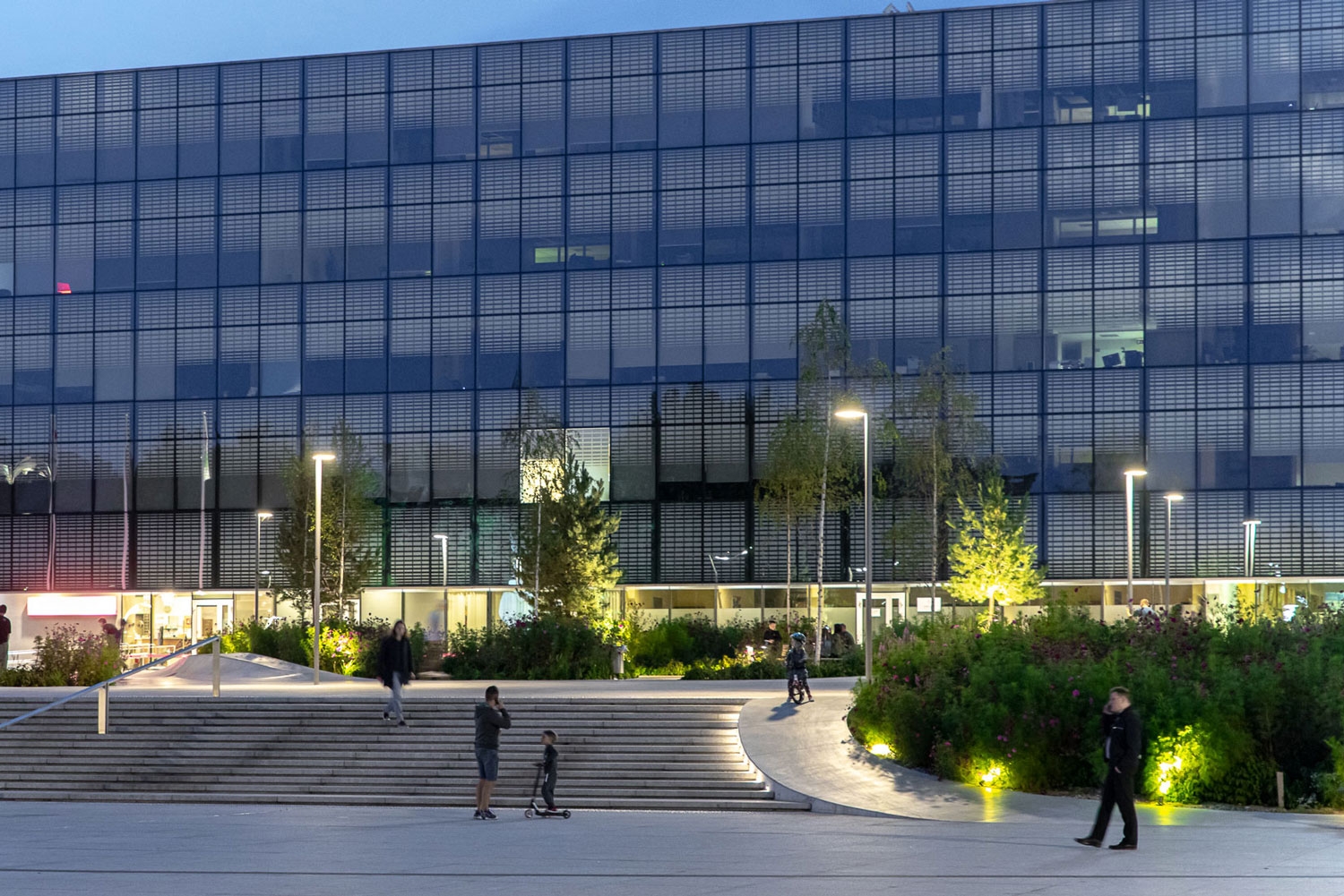 Accent Outdoor Lighting for Vienybes Plaza