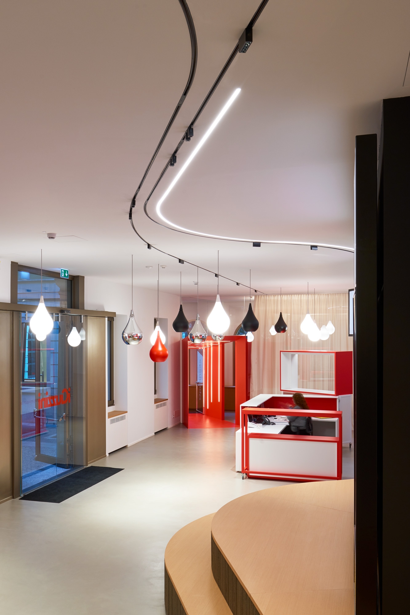 Wall, Floor and Ceiling Luminaires