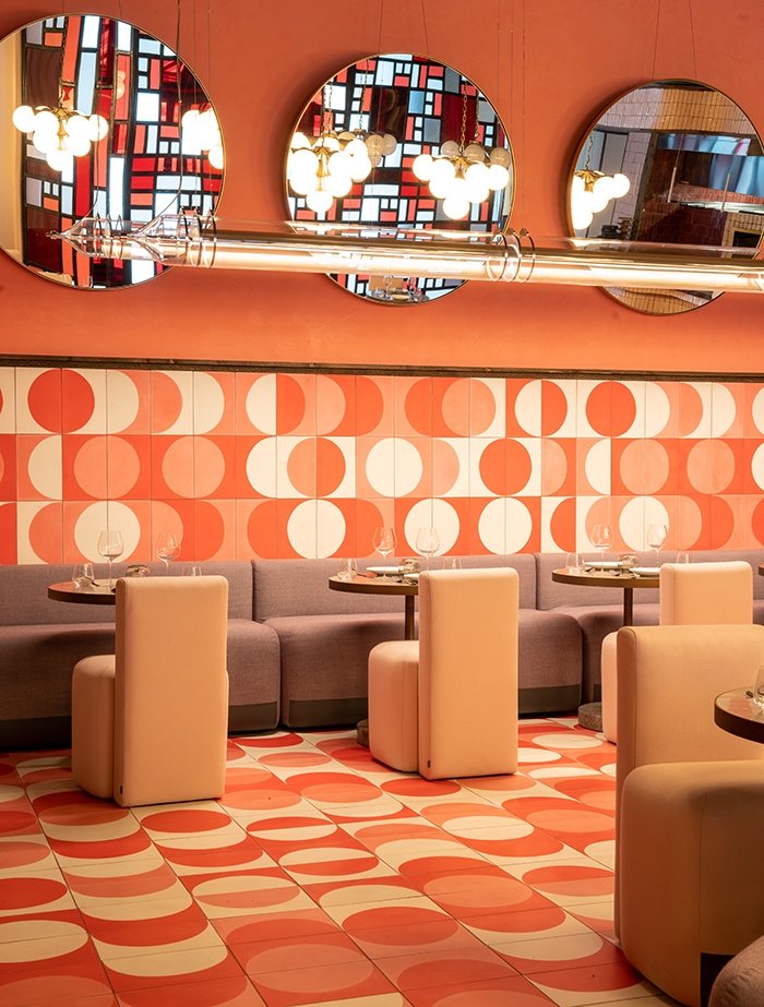 Modern Seating in Chicago Wine Bar