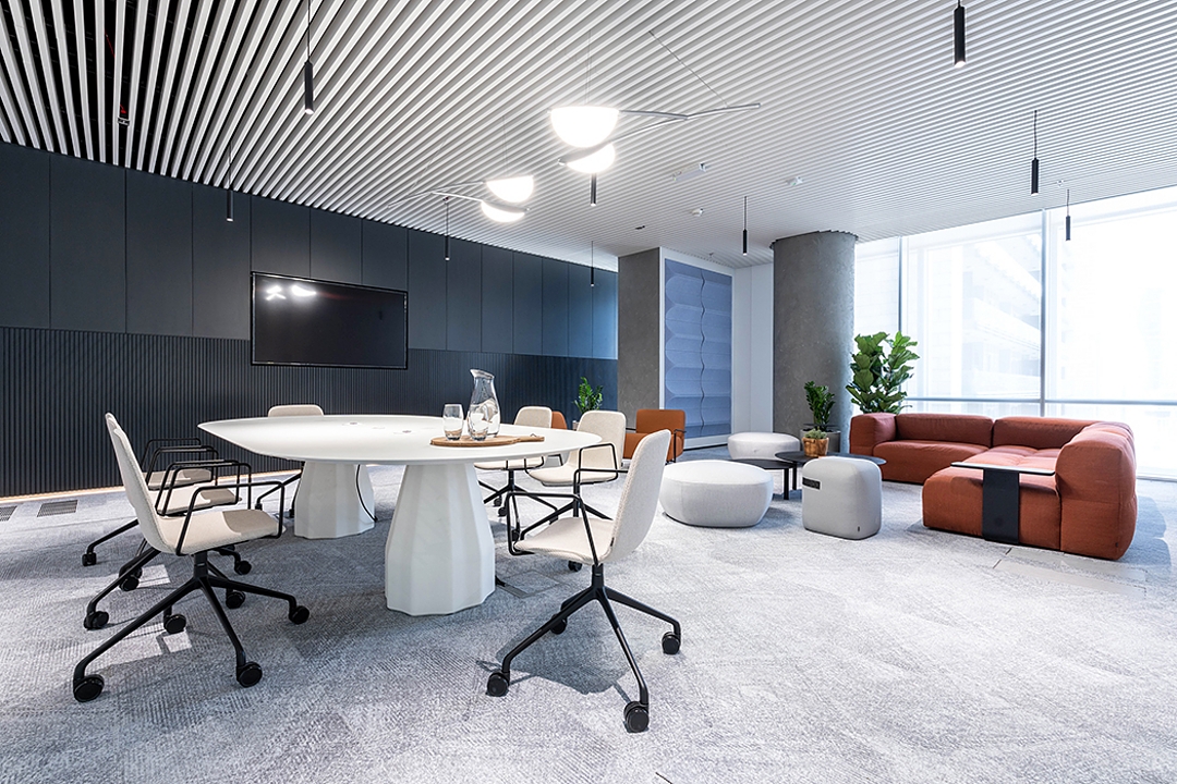 Seating Furniture in Dubai Consulting Firm