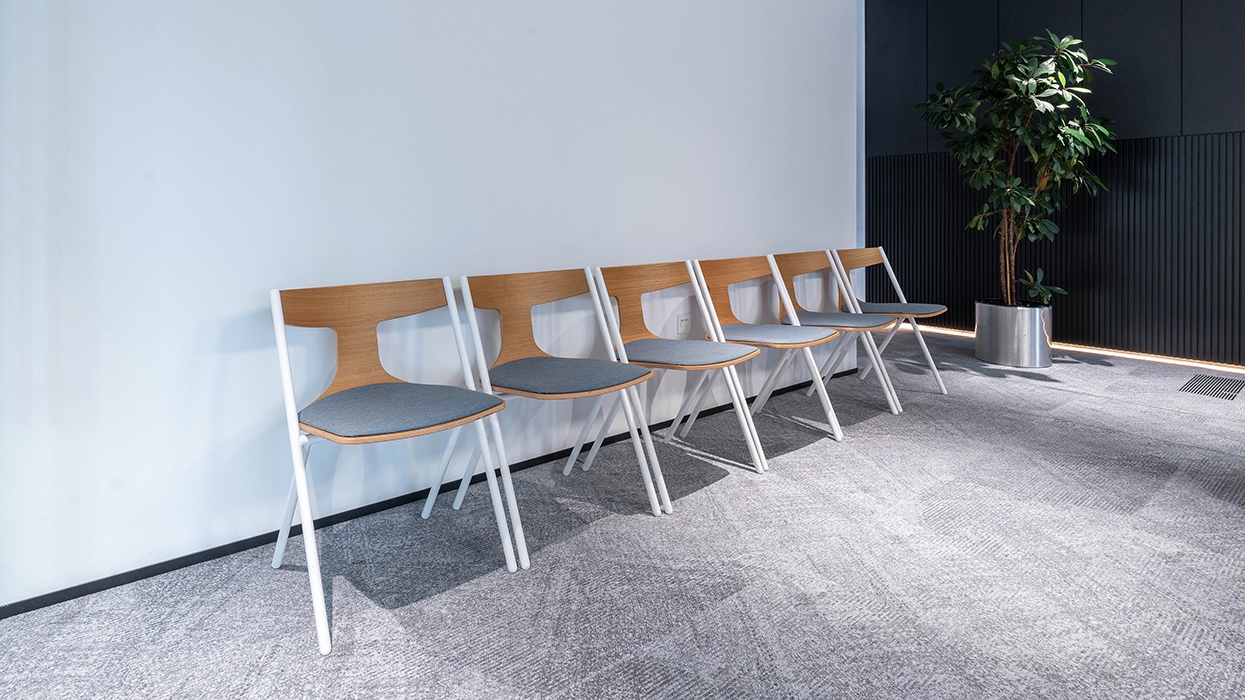 Seating Furniture in Dubai Consulting Firm