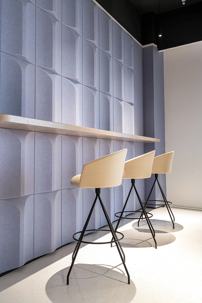 Seating Furniture in Dubai Consulting Firm