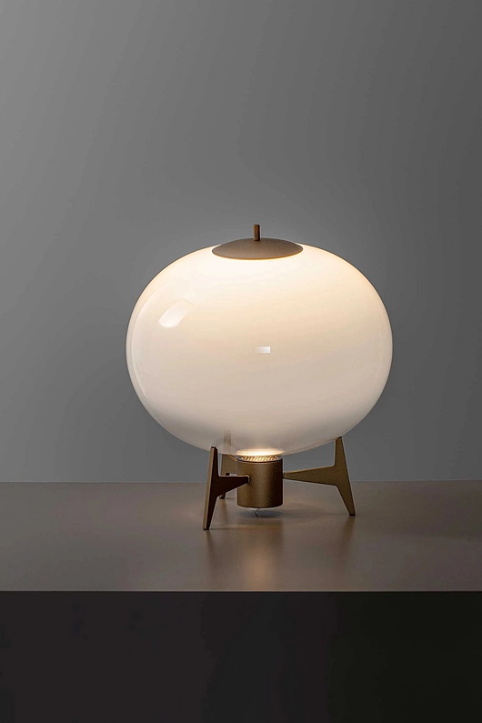 Olev's Antartic table lamp