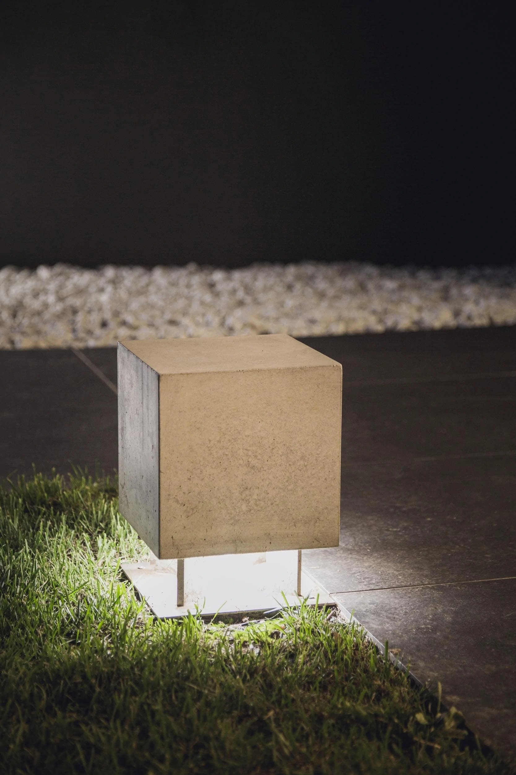 Outdoor - Floor Lamps