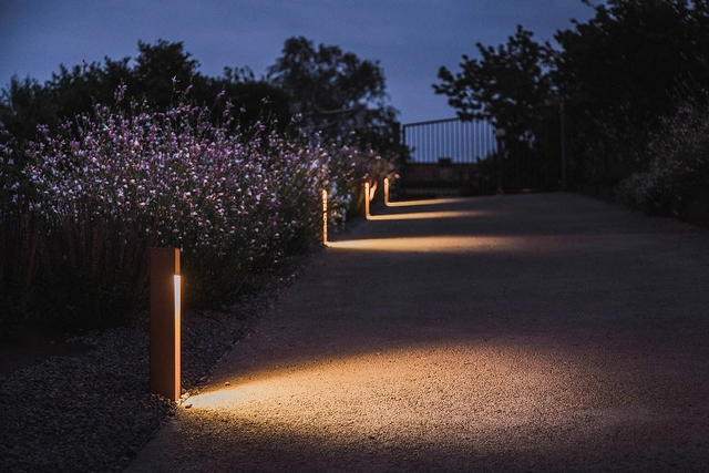 Outdoor - Floor Lamps