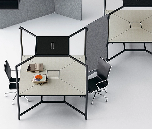 Fantoni's Hub desk