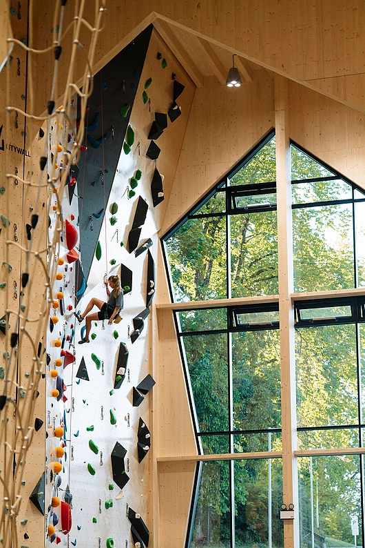 Høyt Under Taket Climbing Centre Skien, Norway | Photo credit: Eirik Evjen/Woodcon AS