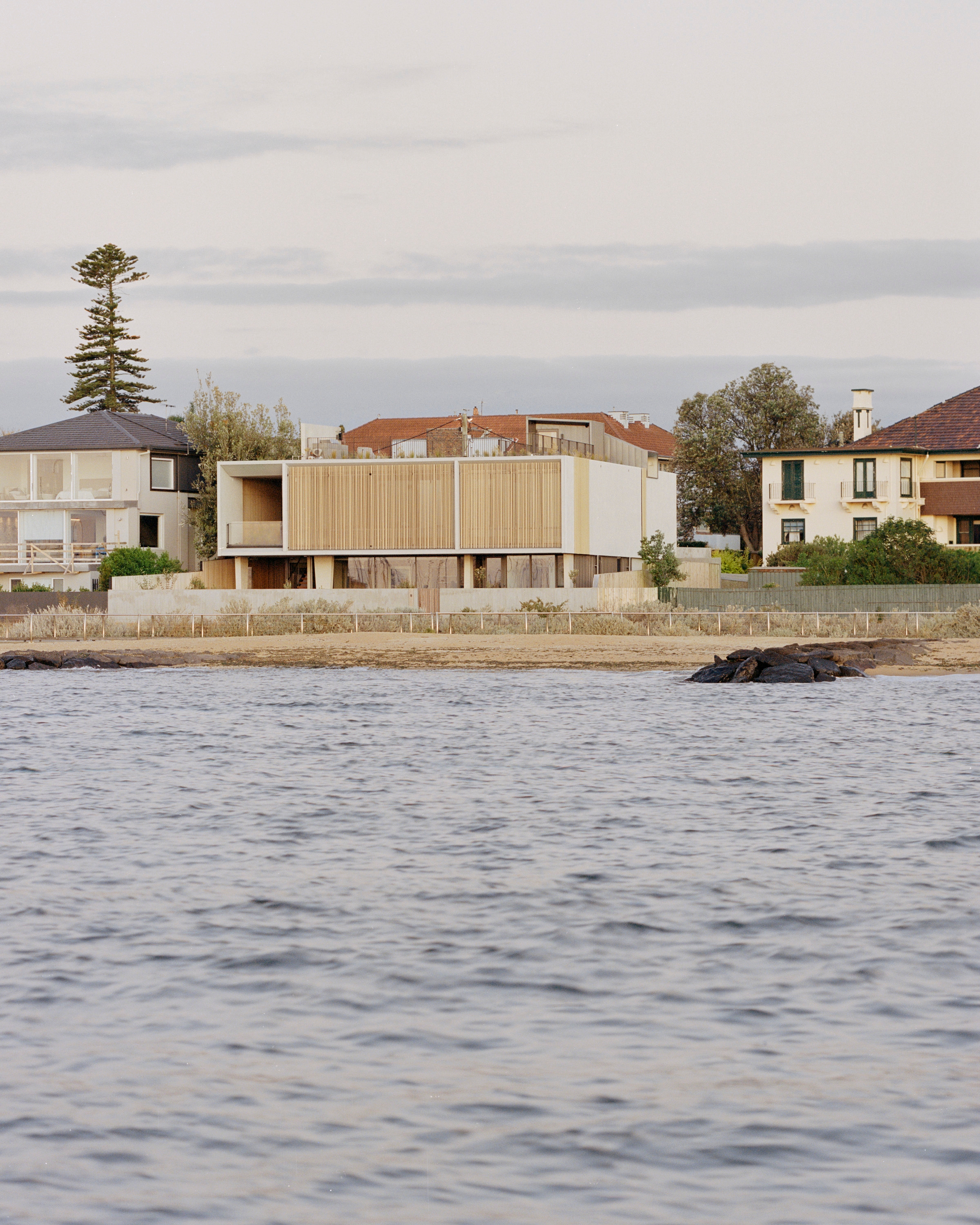 External Bi-Fold Screens in House on the Bay